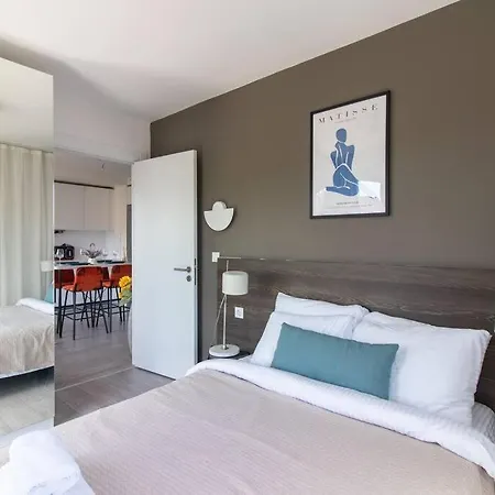Compact Charming 2br Flat W / Free Shuttle And Gym #90 *