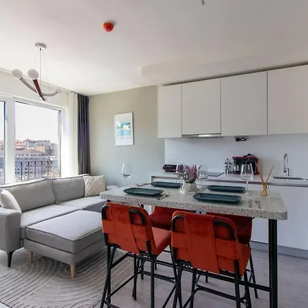 Compact Charming 2br Flat W / Free Shuttle And Gym #90 * 이스탄불